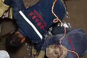 益阳电梯井堵漏施工视频